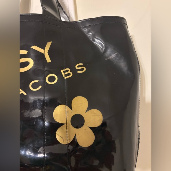 Marc Jacobs Daisy Large Daisy Black Patent Shopper Tote Bag - Picture 6 of 8